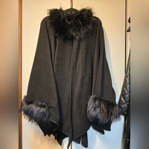 Kreepsville 666 Black fleece Cape with Faux Fur Trim 2x - 4x